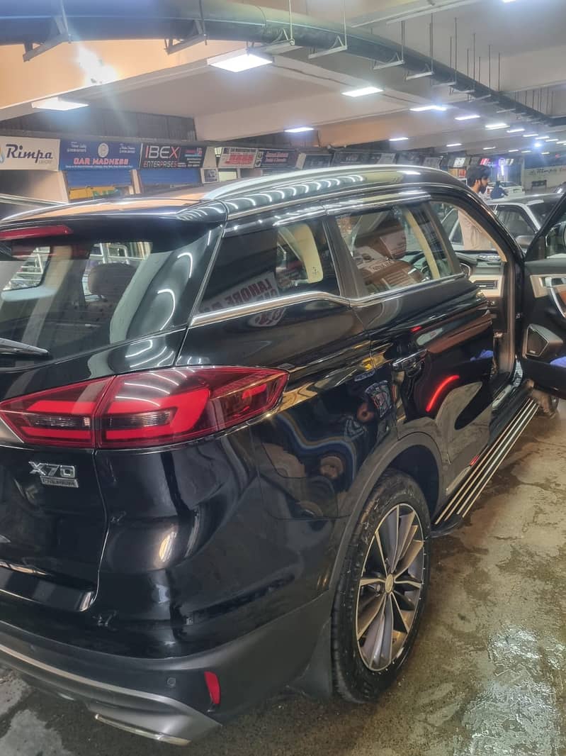 Proton X70 FWD Premium 2022 3