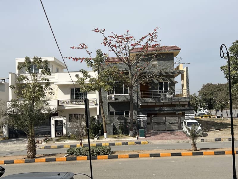 2 BEDROOM FLAT URGENT FOR SALE MULTI F-17 ISLAMABAD ALL FACILITIES 8