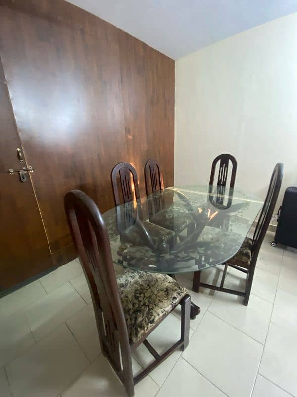 6 seater Dining Table for Sale! 1