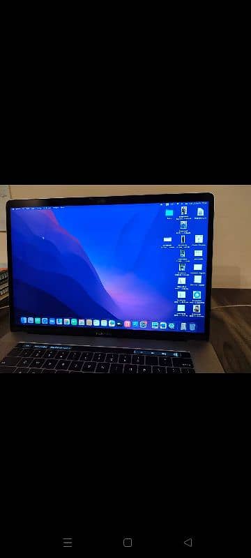 MAC BOOK PRO 15 INCHES 4