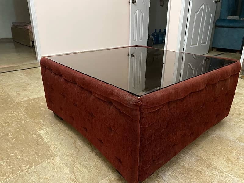 tufted table 3ft x 3ft 0