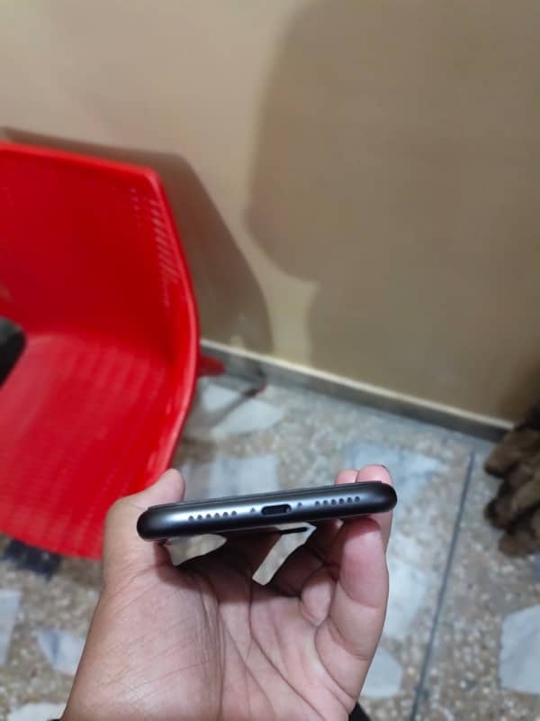 iphone 11 non pta(price still negotiable) 3