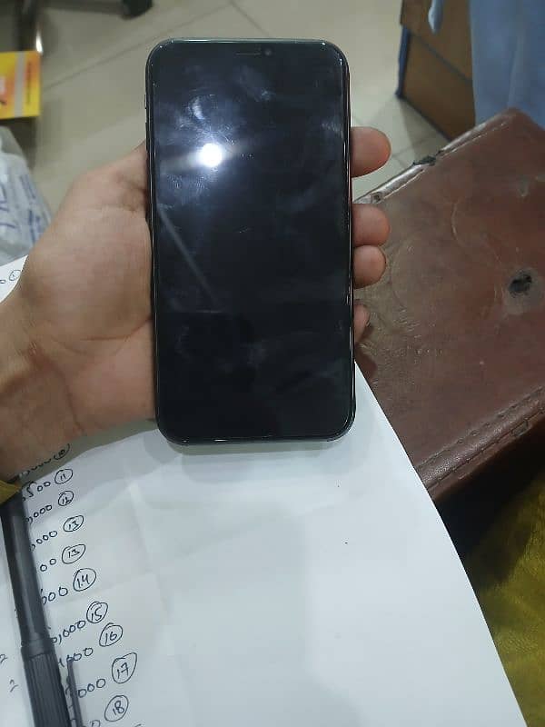 iPhone 11 non pta for sale 8 month warranty 2