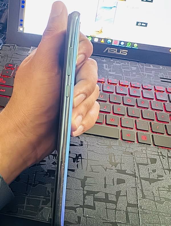 Huawei Y8P original panel but little scratch on screen 2