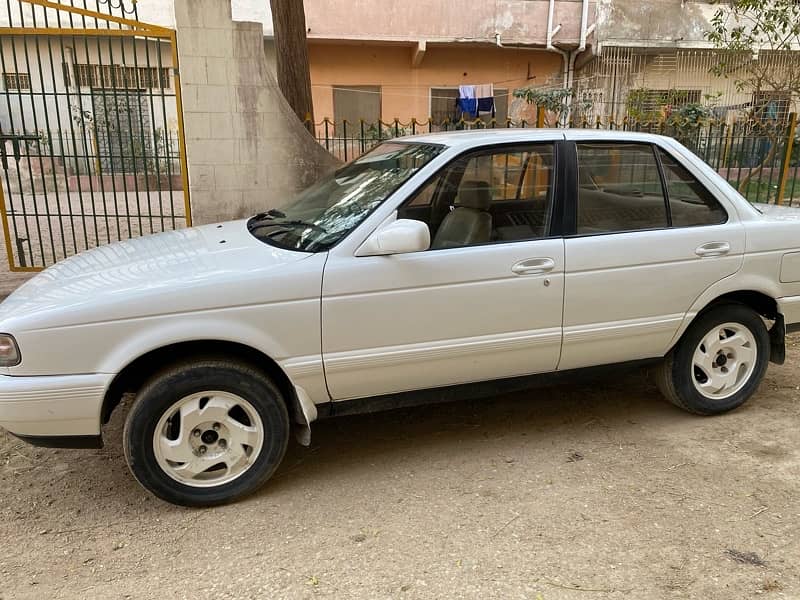 Nissan Sunny 1991 5