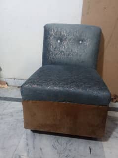 Sofa gutta chair