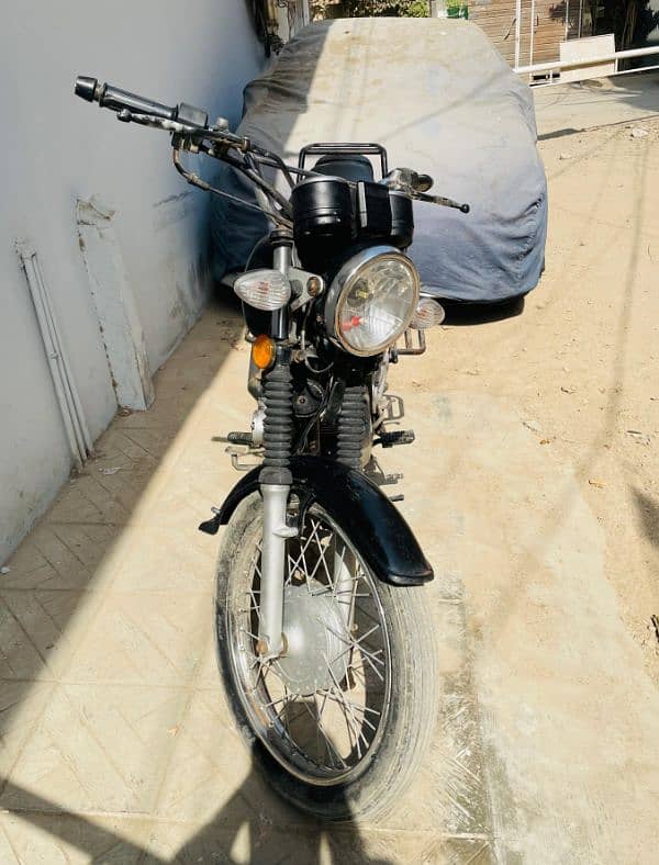 Suzuki GS-150 Model 2014 Karachi Number Self Start 1