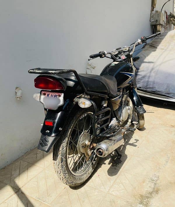 Suzuki GS-150 Model 2014 Karachi Number Self Start 3