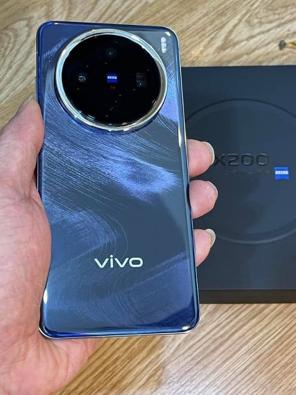 vivo x200 pro 12/512 GB 03230374234 My whatsapp number 0