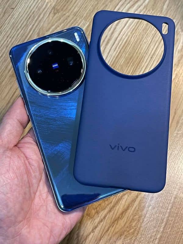 vivo x200 pro 12/512 GB 03230374234 My whatsapp number 1