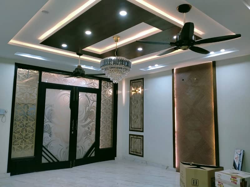 10 MARLA BRAND NEW FIRST ENTRY LUXURY IDEAL FACING PARK FULL HOUSE FOR RENT IN OVERSEAS B BLOCK BAHRIA TOWN LAHORE 0