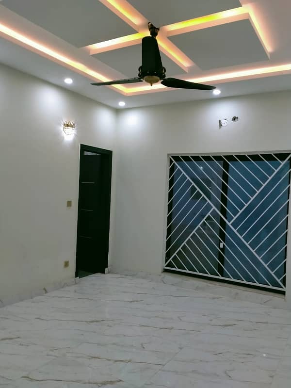 10 MARLA BRAND NEW FIRST ENTRY LUXURY IDEAL FACING PARK FULL HOUSE FOR RENT IN OVERSEAS B BLOCK BAHRIA TOWN LAHORE 4