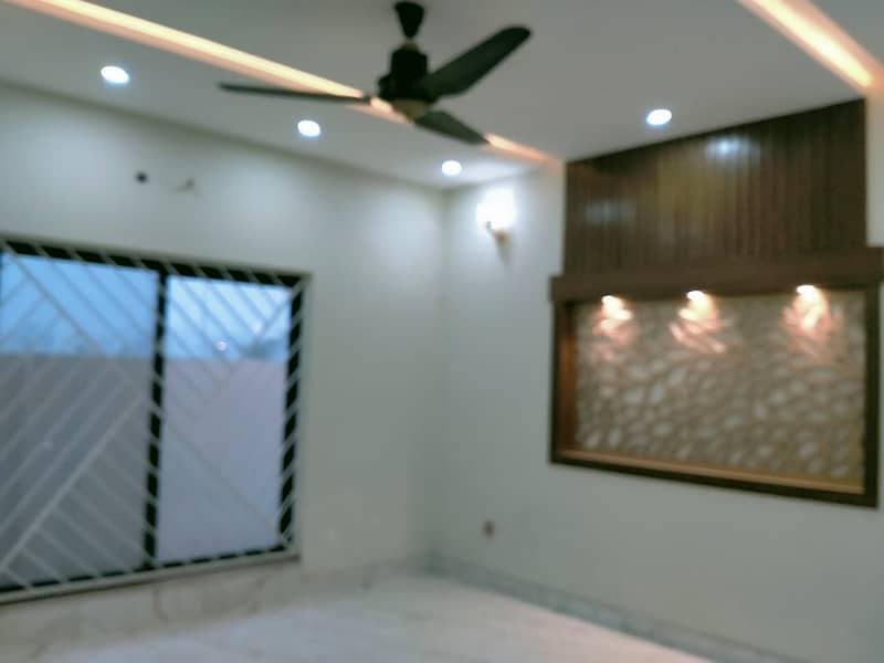 10 MARLA BRAND NEW FIRST ENTRY LUXURY IDEAL FACING PARK FULL HOUSE FOR RENT IN OVERSEAS B BLOCK BAHRIA TOWN LAHORE 26