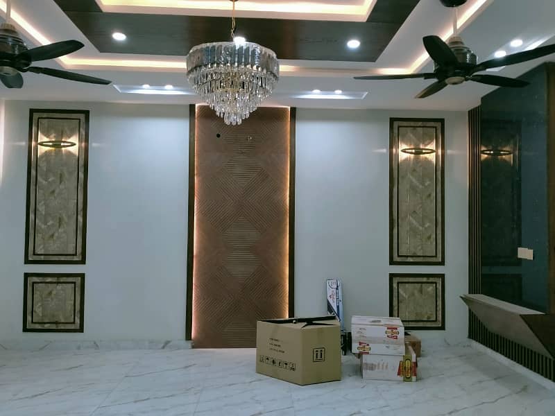 10 MARLA BRAND NEW FIRST ENTRY LUXURY IDEAL FACING PARK FULL HOUSE FOR RENT IN OVERSEAS B BLOCK BAHRIA TOWN LAHORE 27