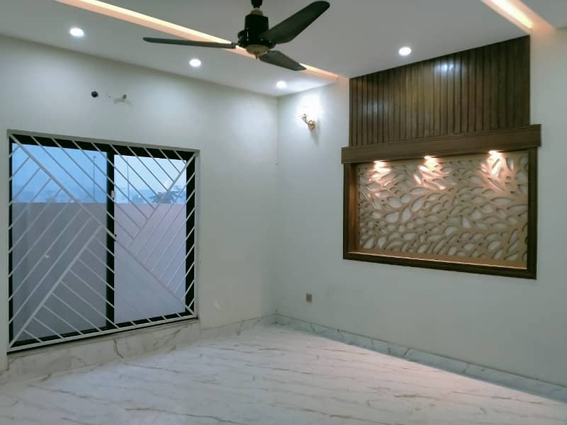 10 MARLA BRAND NEW FIRST ENTRY LUXURY IDEAL FACING PARK FULL HOUSE FOR RENT IN OVERSEAS B BLOCK BAHRIA TOWN LAHORE 29