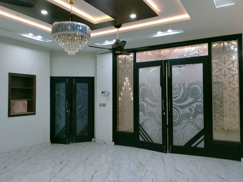 10 MARLA BRAND NEW FIRST ENTRY LUXURY IDEAL FACING PARK FULL HOUSE FOR RENT IN OVERSEAS B BLOCK BAHRIA TOWN LAHORE 36