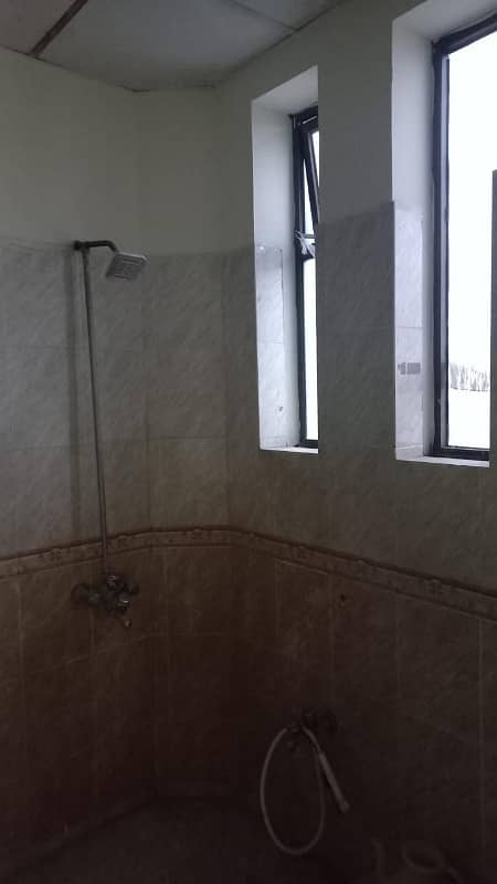 1 BED GOOD EXCELLENT IDEAL CONDITION IDEAL FLAT FOR RENT IN SECTER C BAHRIA TOWN LAHORE 9