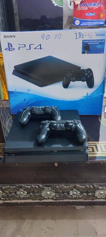 Playstation 4 Slim jailbreak 1 tb with Box 9