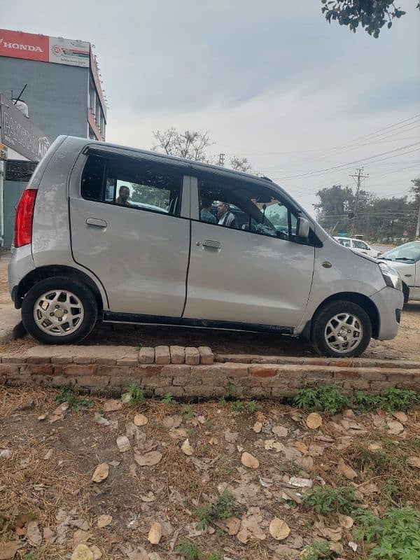 Suzuki Wagon R 2018 3