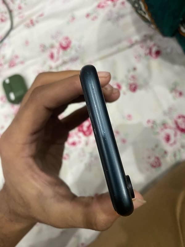 IPHONE XR 64 GB 4