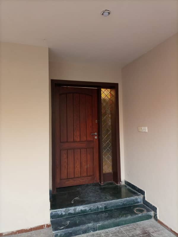 4 Beds Villa 10 Marla Ideal Location House for Sale in DHA Phase 8 Lahore in Low Price 6