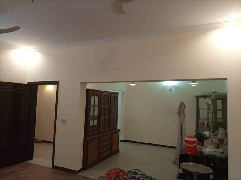 4 Beds Villa 10 Marla Ideal Location House for Sale in DHA Phase 8 Lahore in Low Price 12