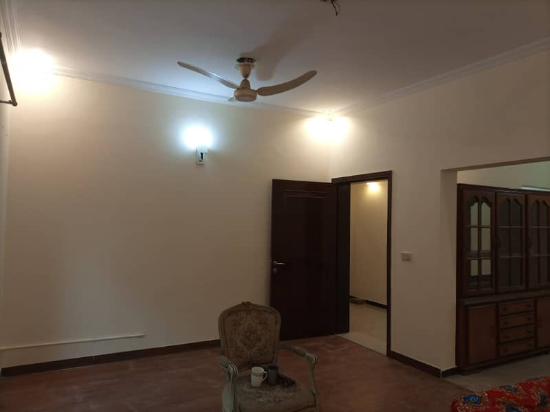 4 Beds Villa 10 Marla Ideal Location House for Sale in DHA Phase 8 Lahore in Low Price 13