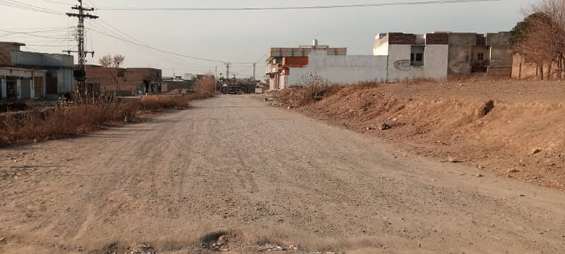 Madina colony main road 5 Marla plot for sale 5