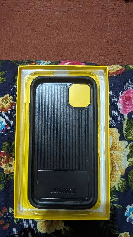 iphone 11 cases OtterBox defender case 1