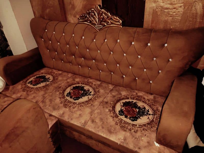 5 Seater Wooden Sofa Set Available for Sale. E-11 Islamabad 0