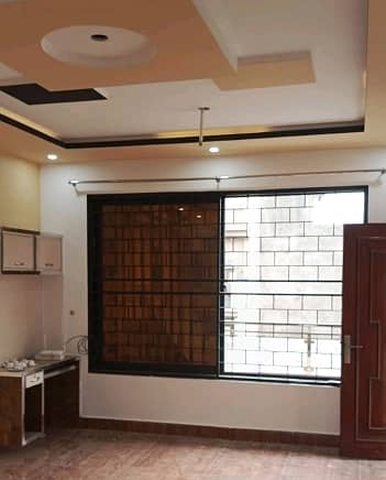 484 Square Feet Flat for sale in H-13 10