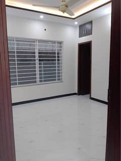 Size 25x40 Ground Portion For Rent In G-13