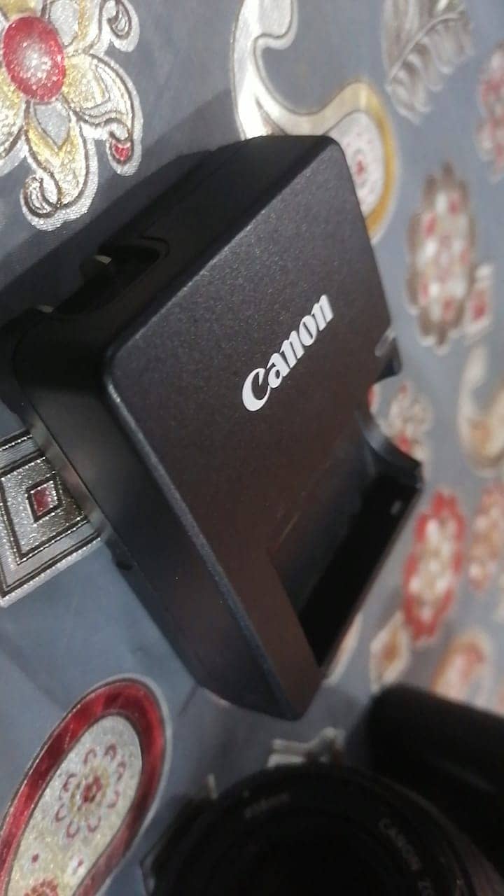 Canon D1000 10/10 1