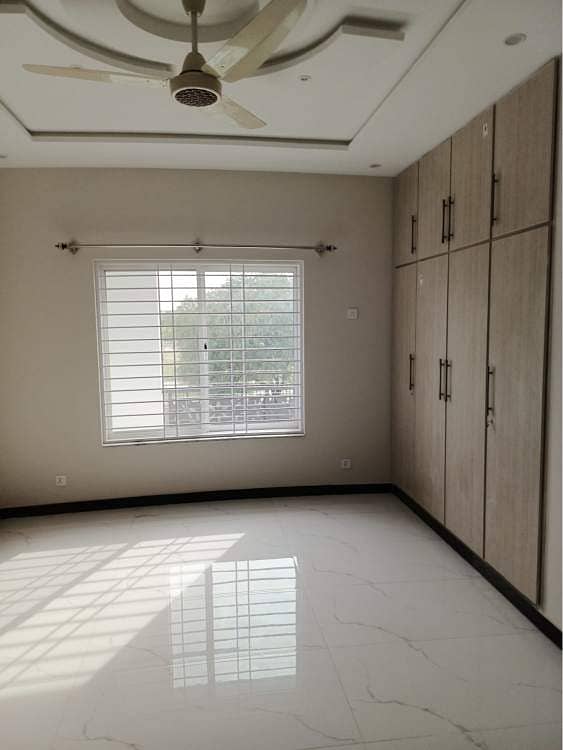 Size 35x70 Full House For Rent In G-13 5