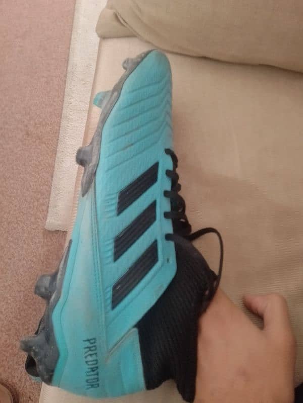 Adidas predator football game shose 4