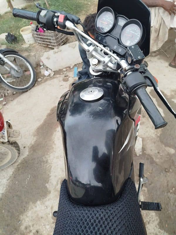 YBR 125 G Model 2016 4