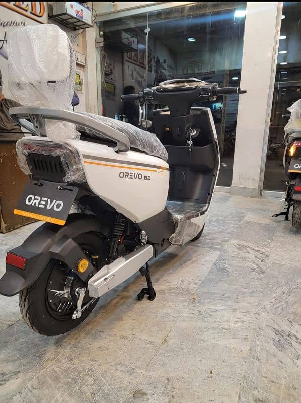 Orevo B2 Electric Scooty 4