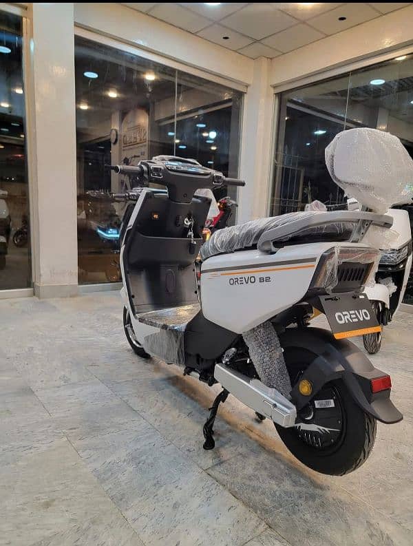 Orevo B2 Electric Scooty 5