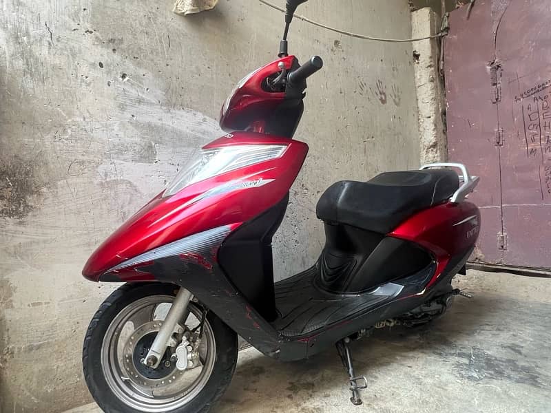 look like New scooty single hand used 2