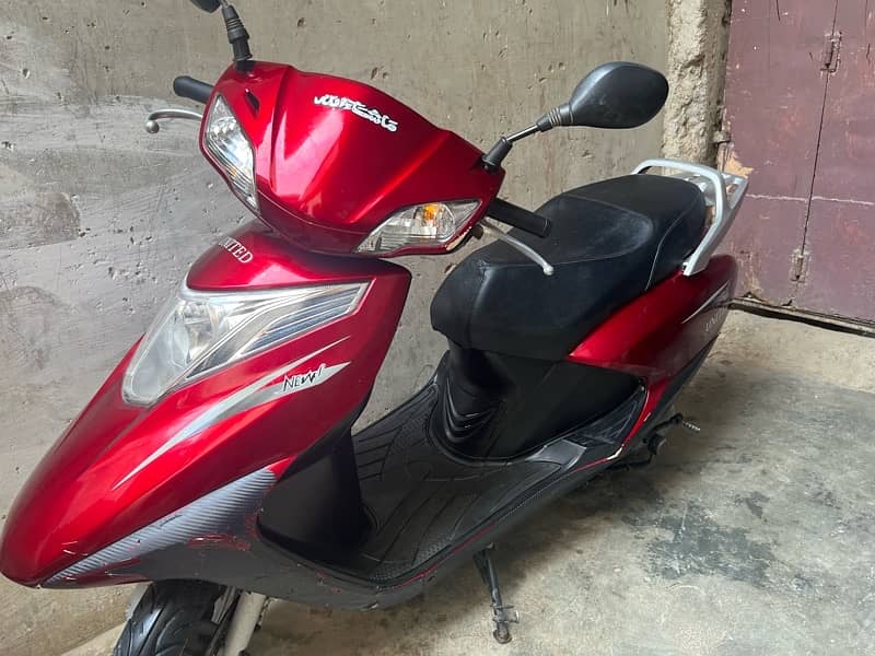 look like New scooty single hand used 4