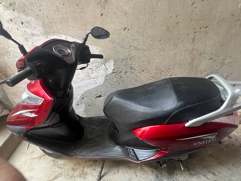 look like New scooty single hand used 5