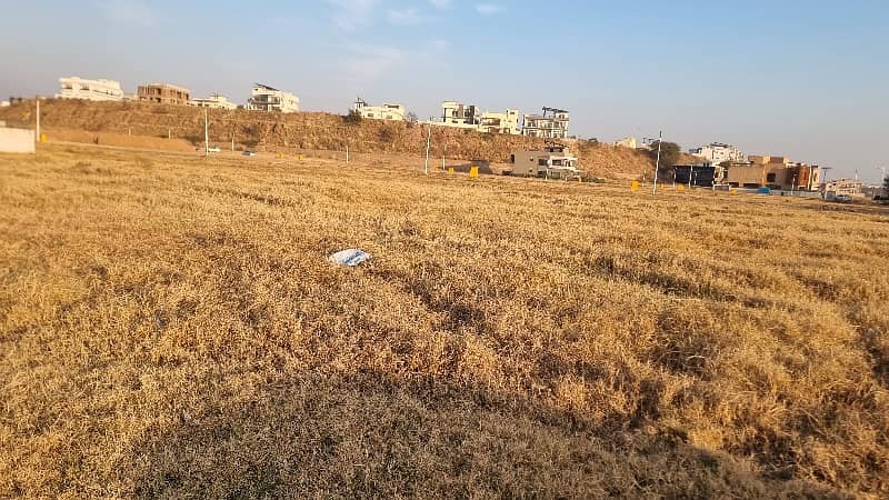 1 Kanal Plot On Prime Location Of Sector A Bahria Town Phase 8 3