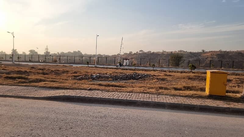 1 Kanal Plot On Prime Location Of Sector A Bahria Town Phase 8 9