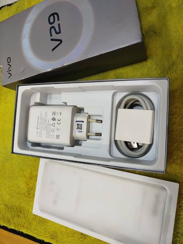 vivo v29 12gb 256gb luch condition 10 by 10 box cheger 1