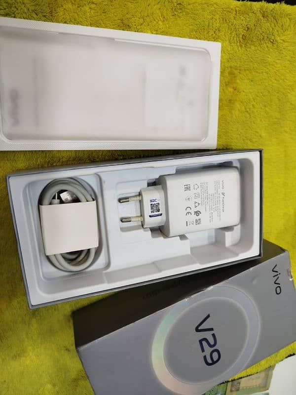 vivo v29 12gb 256gb luch condition 10 by 10 box cheger 2