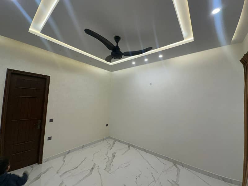 1 Kanal modern & Beautiful New House For Sale In M 3 Sector Lake City Lahore. 17