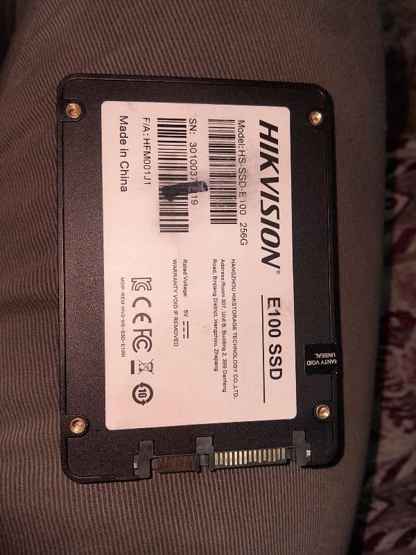 SSD 256 GB Hikvison E100 3