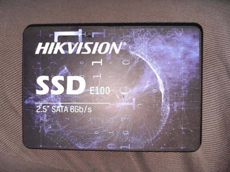 SSD 256 GB Hikvison E100 4