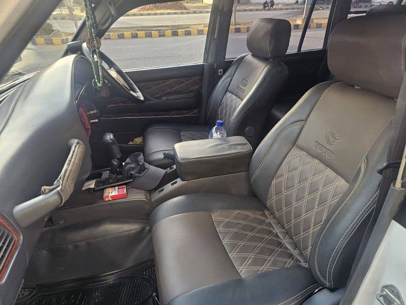 Toyota Land Cruiser 1992 12