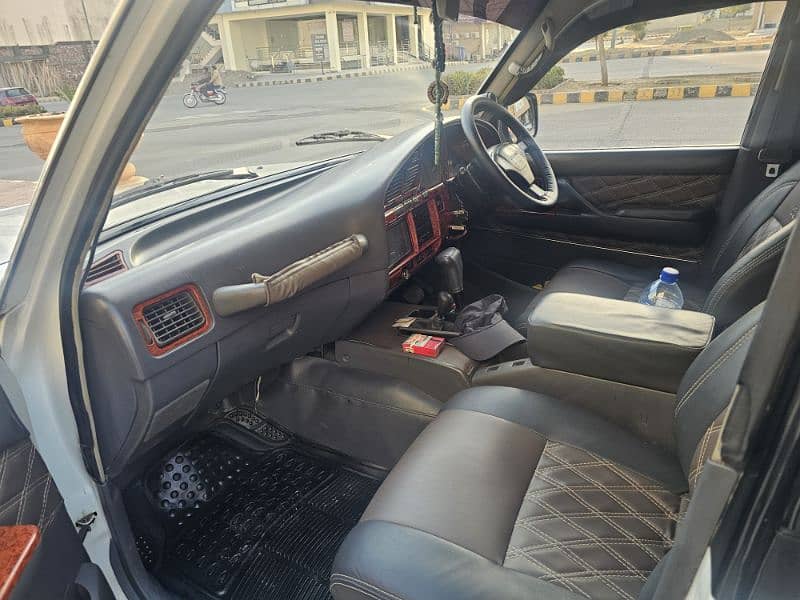 Toyota Land Cruiser 1992 13